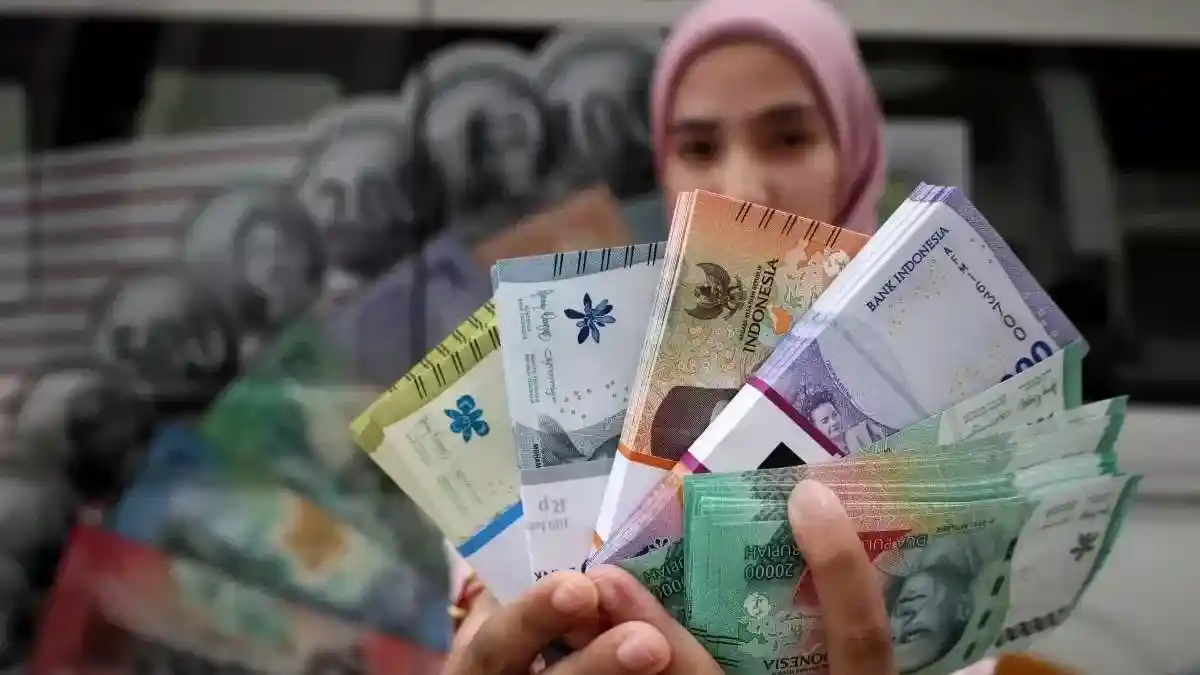 Rupiah Melemah 0,29 Persen ke Level Mendekati Rp17.000 per Dolar AS