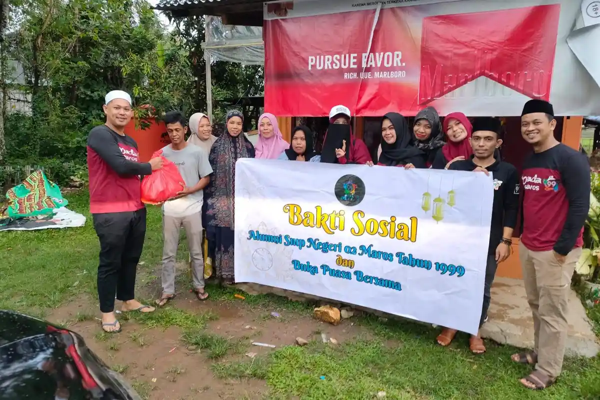 IKA Spada 99 Bagi-bagi Bingkisan di Tiga Kecamatan Maros, Reaksi Warga Dapat Beras dan Minyak Goreng