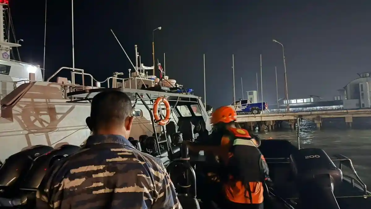 Lima Jam Terombang-ambing di Laut, Dua Nelayan Pulau Buru Karimun Ditemukan Selamat - Tribunbatam.id