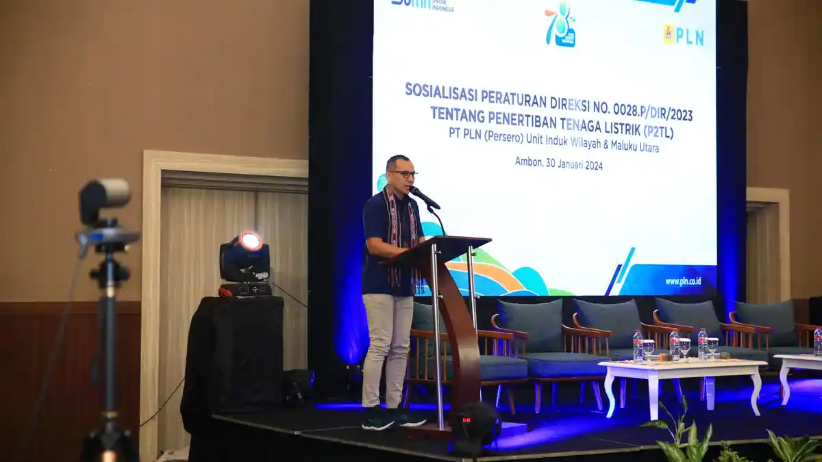 Dorong Penggunaan Listrik Aman, PLN UIW MMU Sosialisasi Perdir P2TL - Sambutan-Senior-Manager-Transmisi-dan-Distribusi-Ronald-D-Hutahaean.jpg
