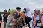 jemaah-haji-asal-Kota-Baubau-tiba-di-Bandar-Udara-Betoambari-Kota-Baubau-Sulawesi-Tenggara.jpg