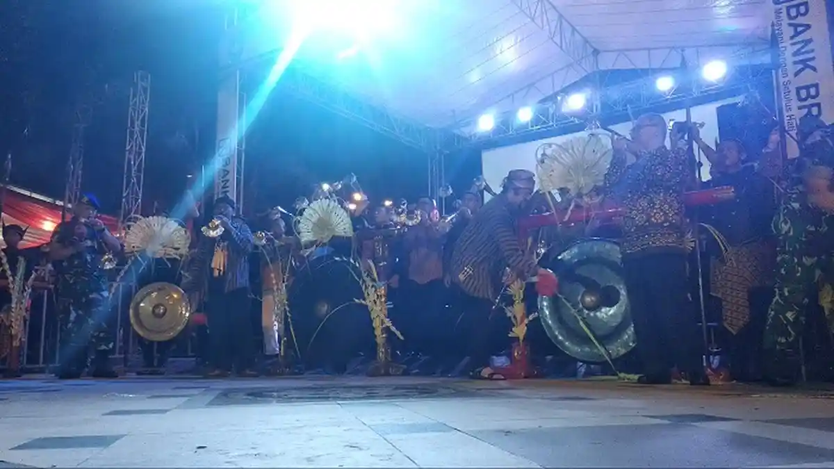 Gamelan dan Othok-othok Tandai Pergantian Tahun 2018 ke 2019 di Kota Solo, Jateng