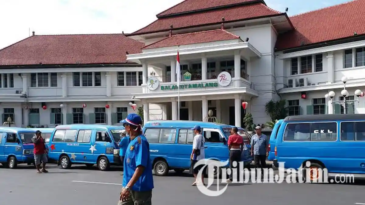 Breaking News : Ratusan Sopir Angkot di Kota Malang Mogok