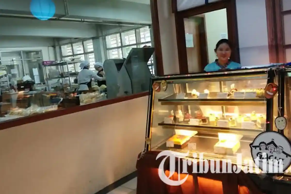 Beli Roti di Gachi Pastry Bonus Lihat Proses Pembuatannya Langsung