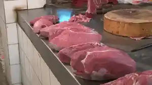 DAGING-SAPI-Foto-daging-sapi-yang-dijual-pedagang-di-Pasar-Koja-Baru-Jakarta-Utara.jpg