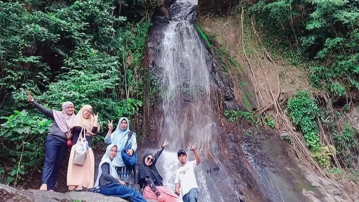 Berwisata ke Air Terjun Pidung, Suasana Asri dan Udara Segar, Penat Kerja Pun Hilang