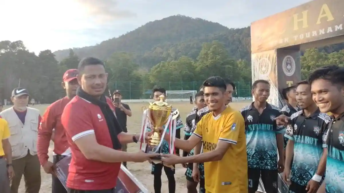 Sekda Anambas Tutup Open Turnamen Genting Pulur Cup III, Tim Desa Keramut Raih Juara