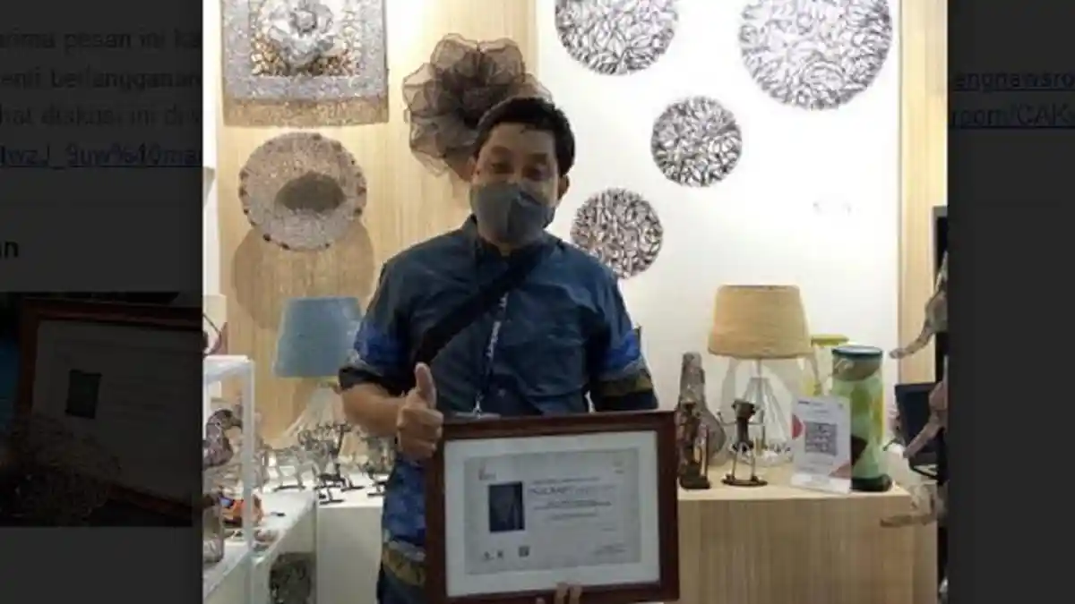 Produk Lampu Dinding Bunga Rajut dari IKM Pati Dapat Merit Prize Inacraft 2022