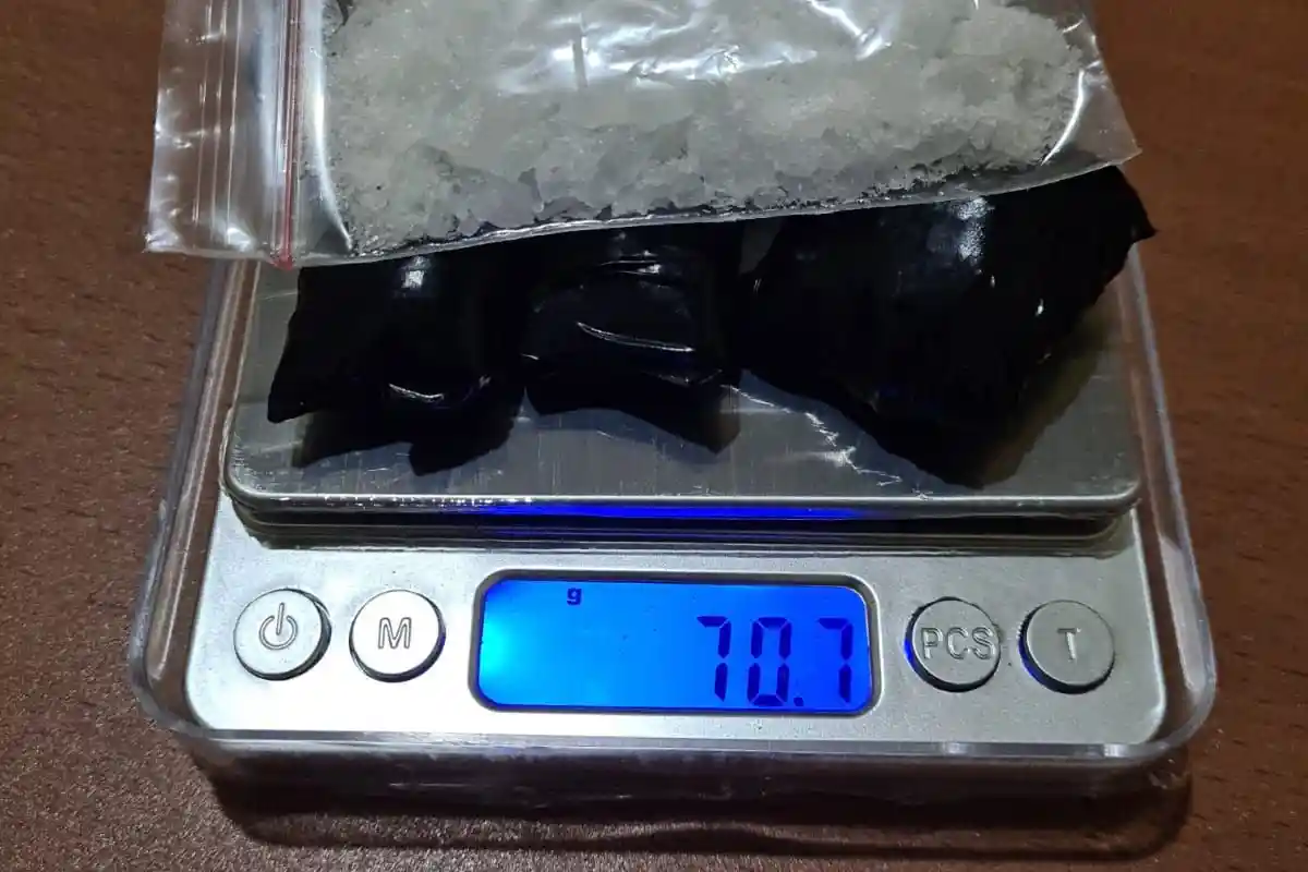Pengedar Narkoba di Kampung Cengkong Karawang Diringkus Saat Transaksi, Polisi Sita 70 Gram Sabu