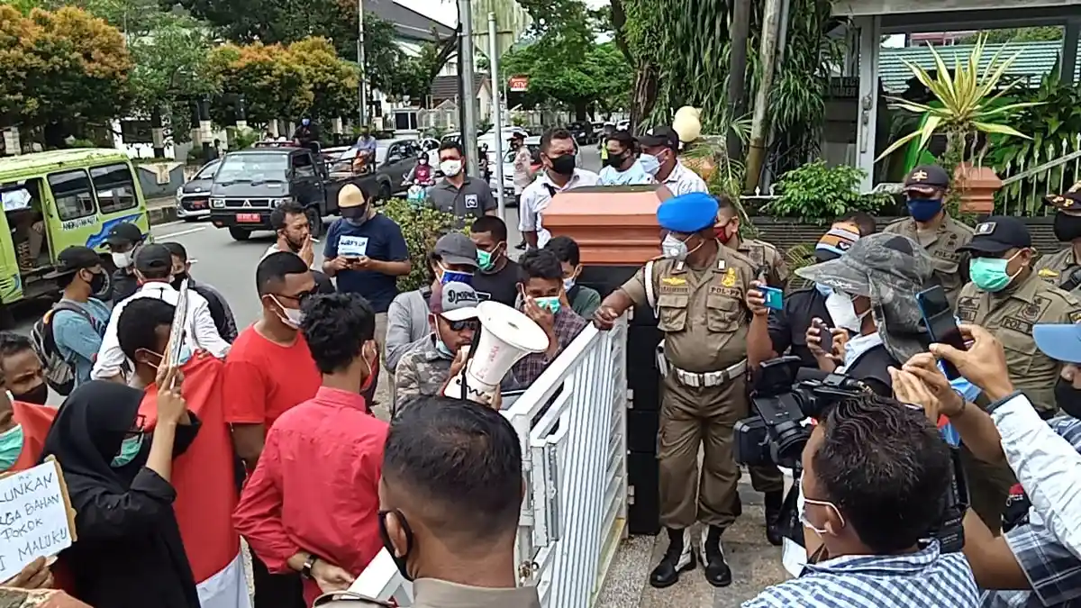 Mahasiswa Serram Demo Dukung PPKM di Kota Ambon, Namun Minta Perubahan