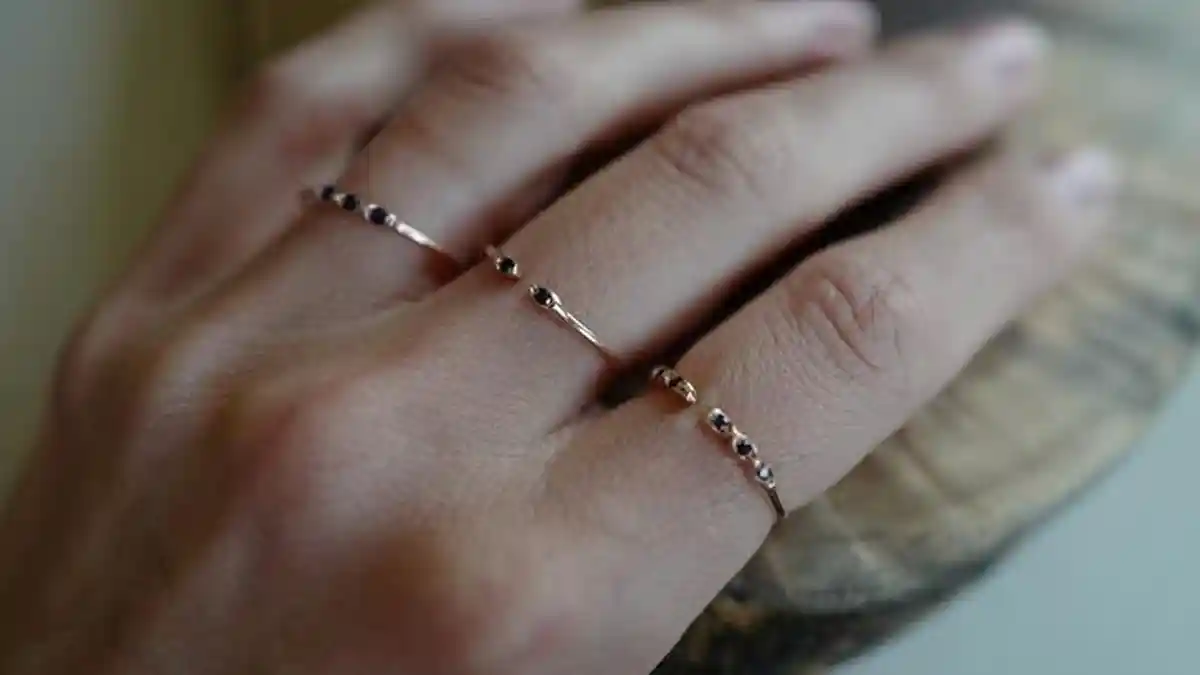 Kamu Bakal Kaget, Cincin Emas Ini Ternyata Terbuat dari Limbah Laptop Lho