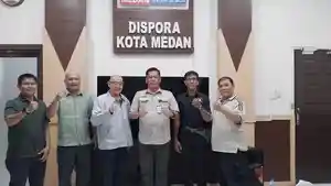 Foto-bersama-Pengurus-PJSI-Medan-dengan-Kadispora-Medan.jpg