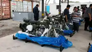 Menjelang-dilelang-puluhan-Royal-Enfield-dipamerkan-di-Tempat-Penimbunan-Pabean.jpg