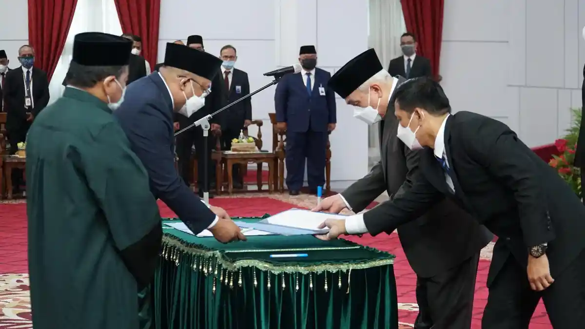 Muhammad Edwin Kini Menjabat Direktur Operasional dan Manajemen Risiko ...