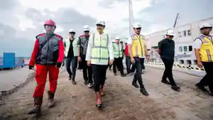 Gus-Ipul-meninjau-pembangunan-Sekolah-Rakyat-permanen-di-Surabaya.jpg