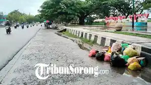 20250709_sampah-di-Sorong-City.jpg