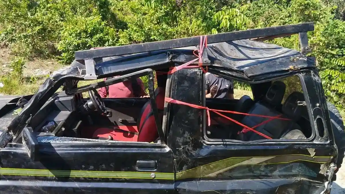 Detik-Detik Mobil Taft Terjun Masuk Jurang, Diduga Hilang Kendali saat Lewati Tikungan Tajam - Tribunjateng.com