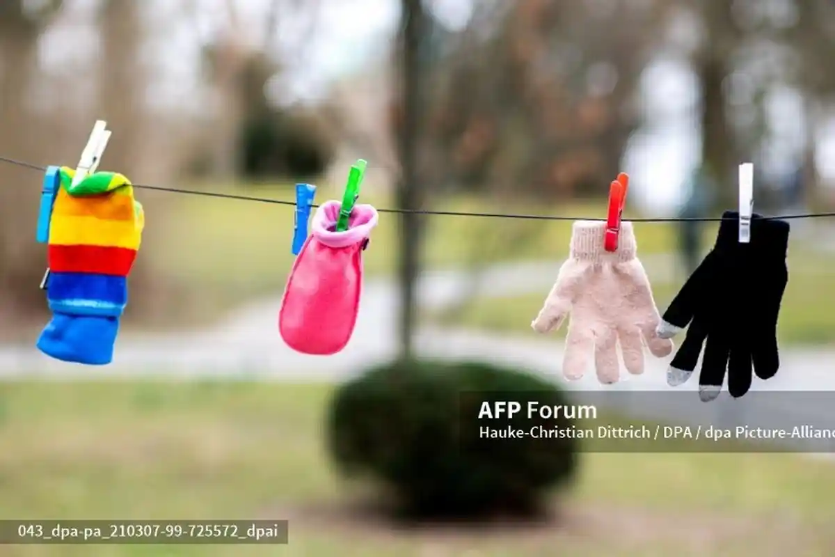 3 Tips Menjemur Pakaian Agar Tidak Mudah Kusam dan Bau