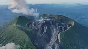 Erupsi-Gunung-Ibu-Halmahera-Barat-Maluku-Utara.jpg