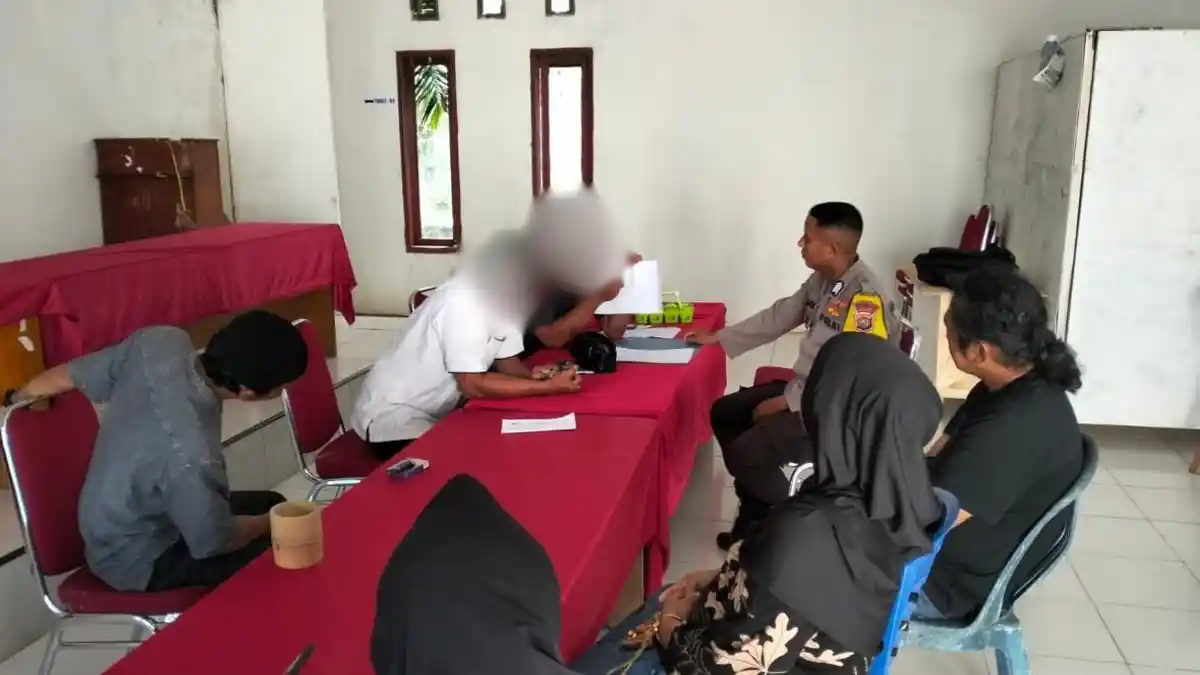 2 Warga di Desa Tasokko Mateng Berselisih Soal Batas Tanah Dimediasi di Kantor Desa