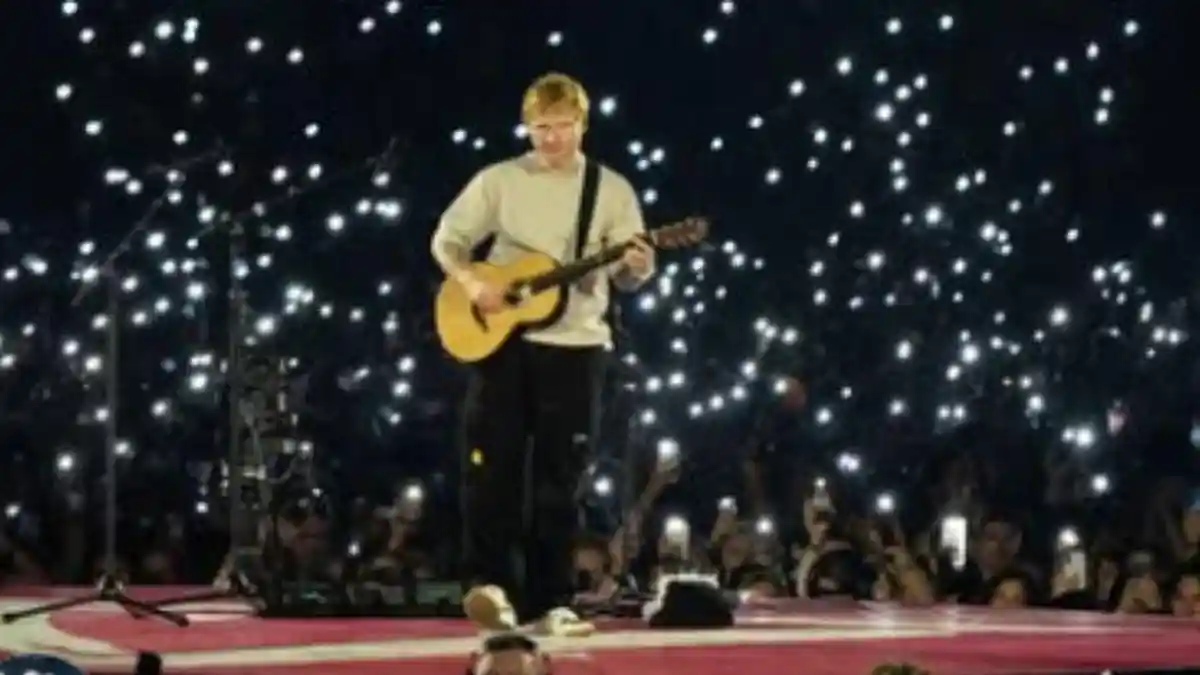 Lirik dan Terjemahan Lagu Shivers - Ed Sheeran, Ooh I love It When You Do It Like That