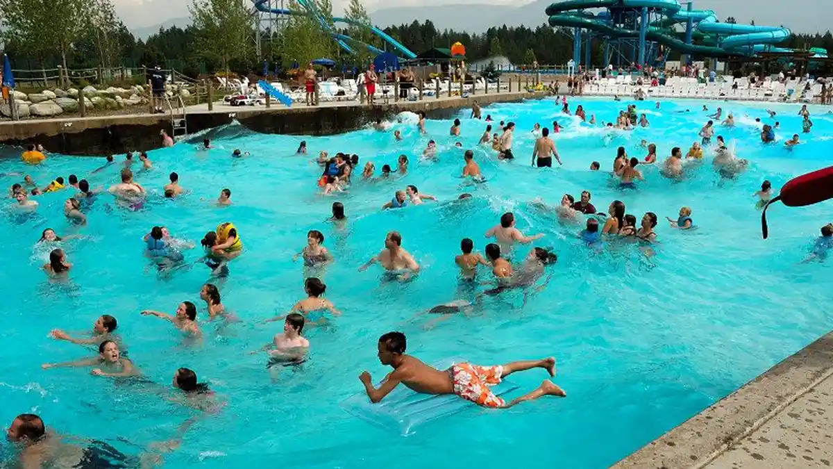 Apa yang Terjadi Jika Tak Sengaja Menelan Air Kolam Renang? Ini Penjelasannya