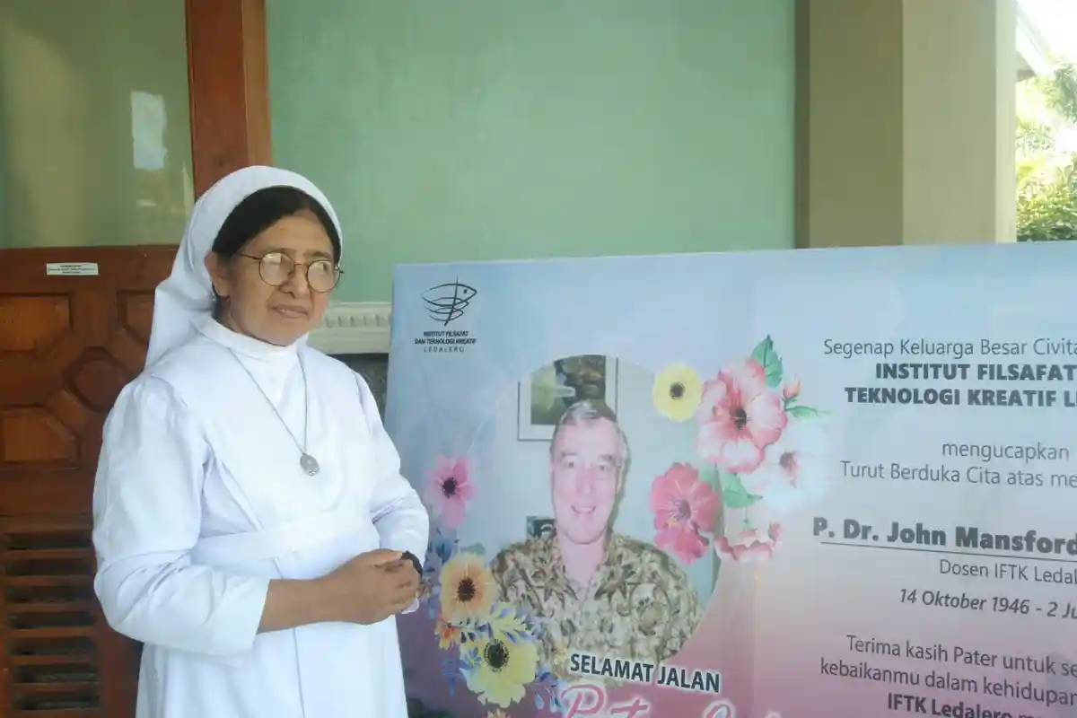 Pater Jhon Prior Meninggal Dunia, Suster Bonifasia PRR Sebut Pater Jhon Cerdas dan Jago Menulis