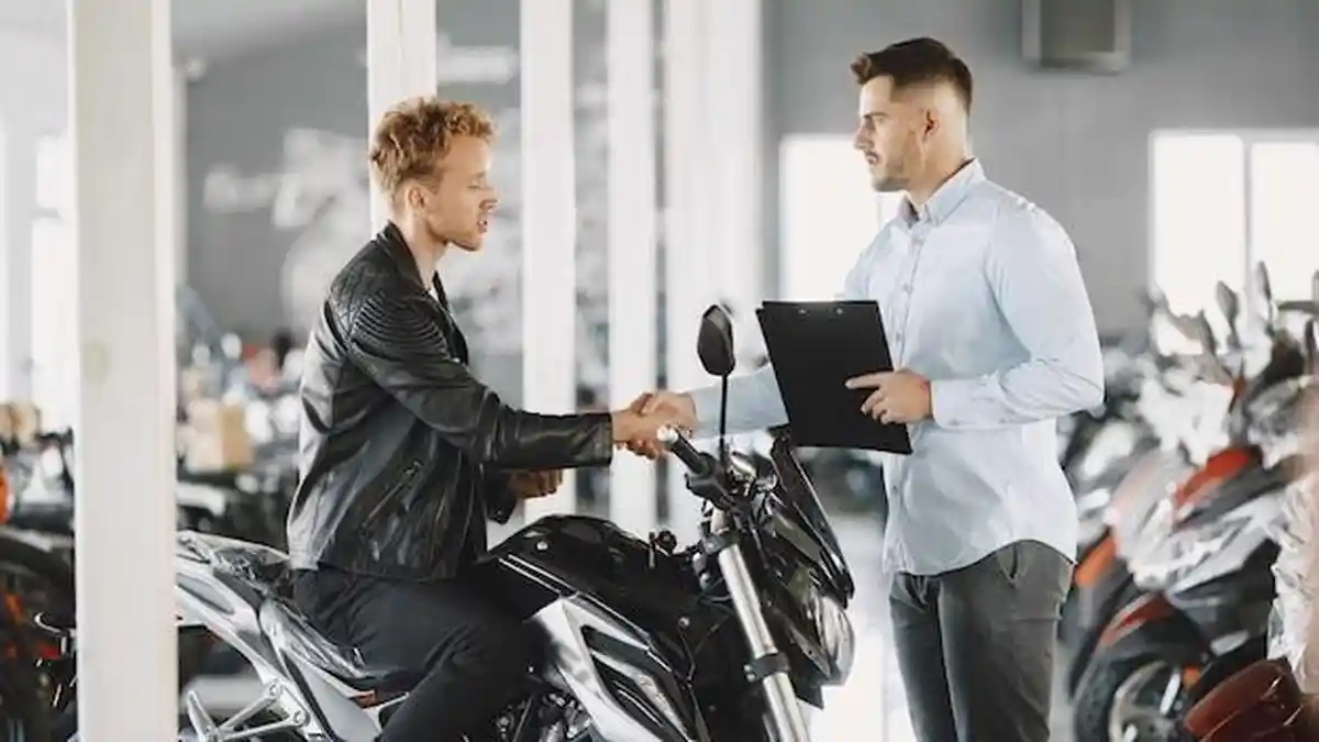 Perbedaan Leasing dan Kredit Motor: Mana yang Menguntungkan