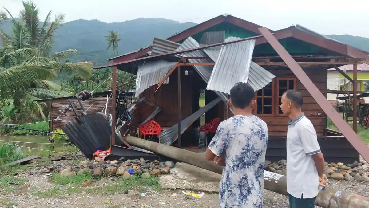 BREAKING NEWS: Angin Puting Beliung Landa Aceh Tenggara, 9 Rumah Rusak