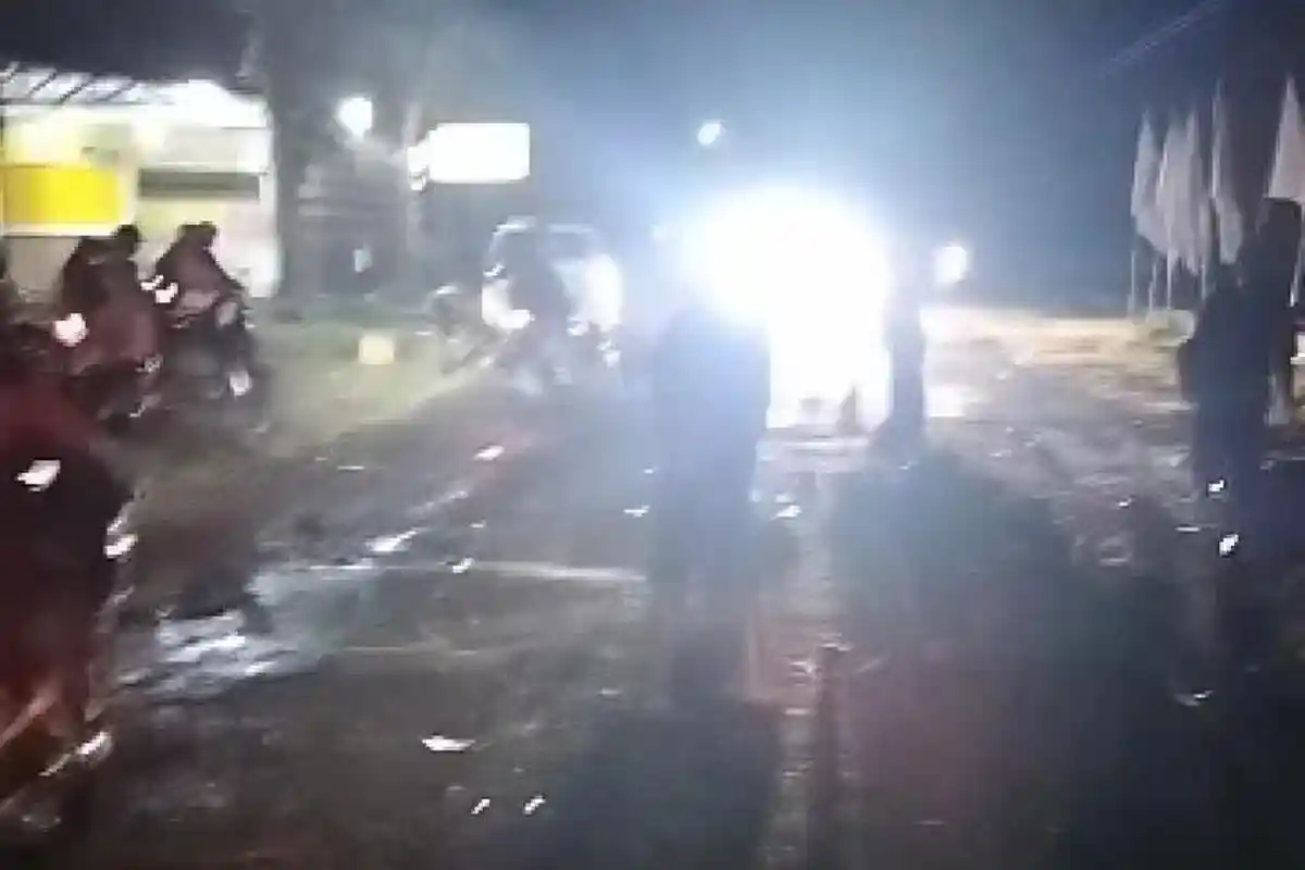 Kecelakaan Maut Adu Moncong Minibus dengan Pesepeda Motor di Situbondo, 1 Tewas 1 Luka Parah