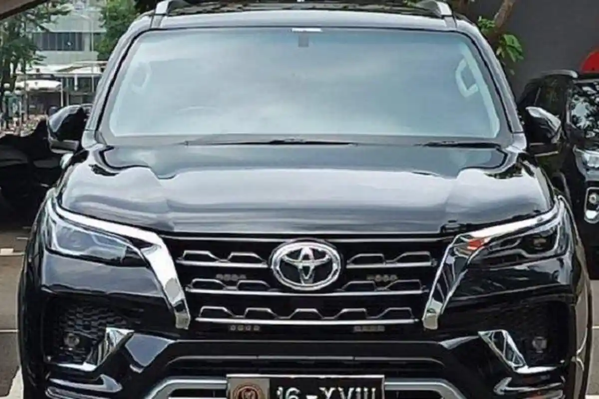 Polda Metro Jaya Tangkap Oknum Pengacara Berinisial HI yang Diduga Memalsukan Pelat Khusus DPR