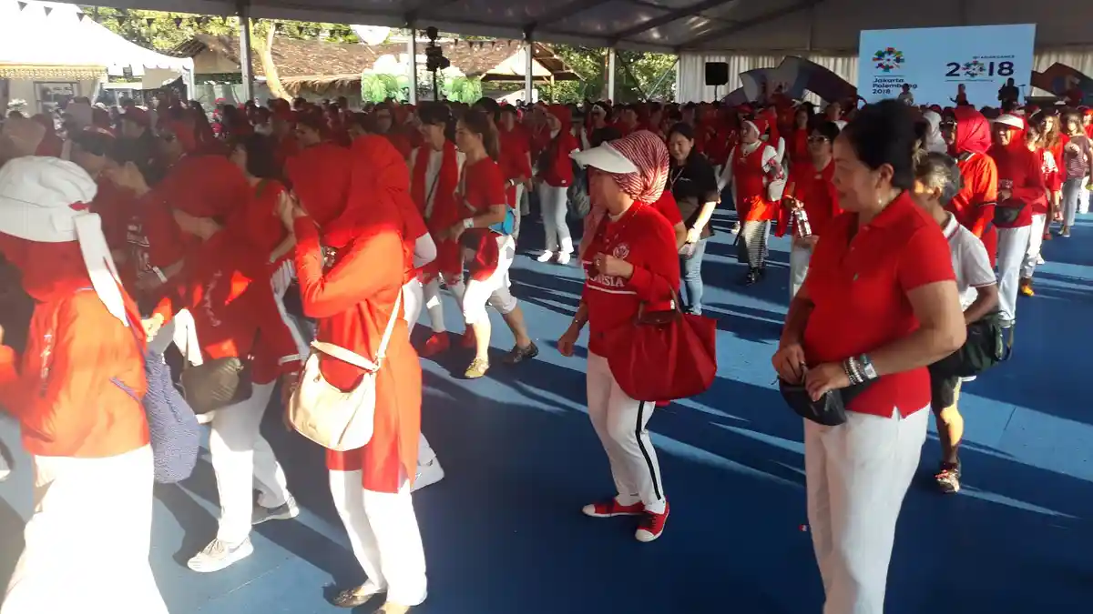 Rayakan Asian Festival 2018, ''Emak-emak'' Ini Menari Line Dance