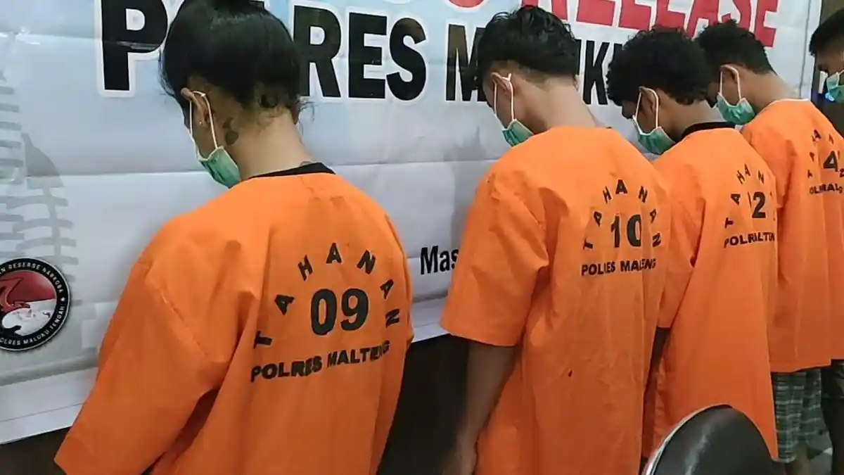 Polisi Ringkus Lima Pemuda di Maluku Tengah karena Terlibat Narkoba