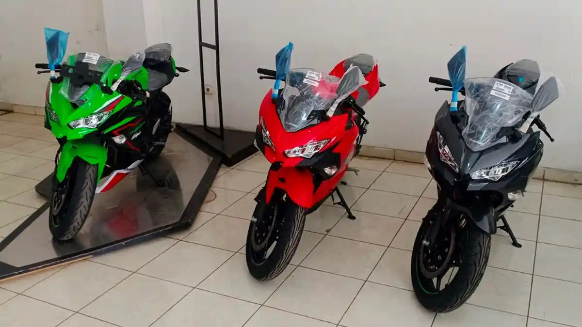 Info Motor, Harga dan Spesifikasi Kawasaki Ninja New STD 2 Silinder