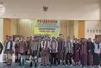 Foto-bersama-Bupati-Keerom-Piter-Gusbager-SHut-MUP.jpg