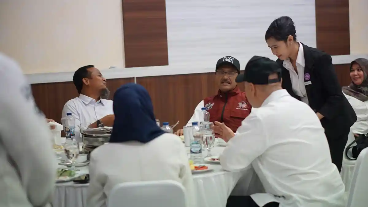 Aksi Haru Hotel Dalton Makassar di Ultah Sekolah Rakyat Sudiang