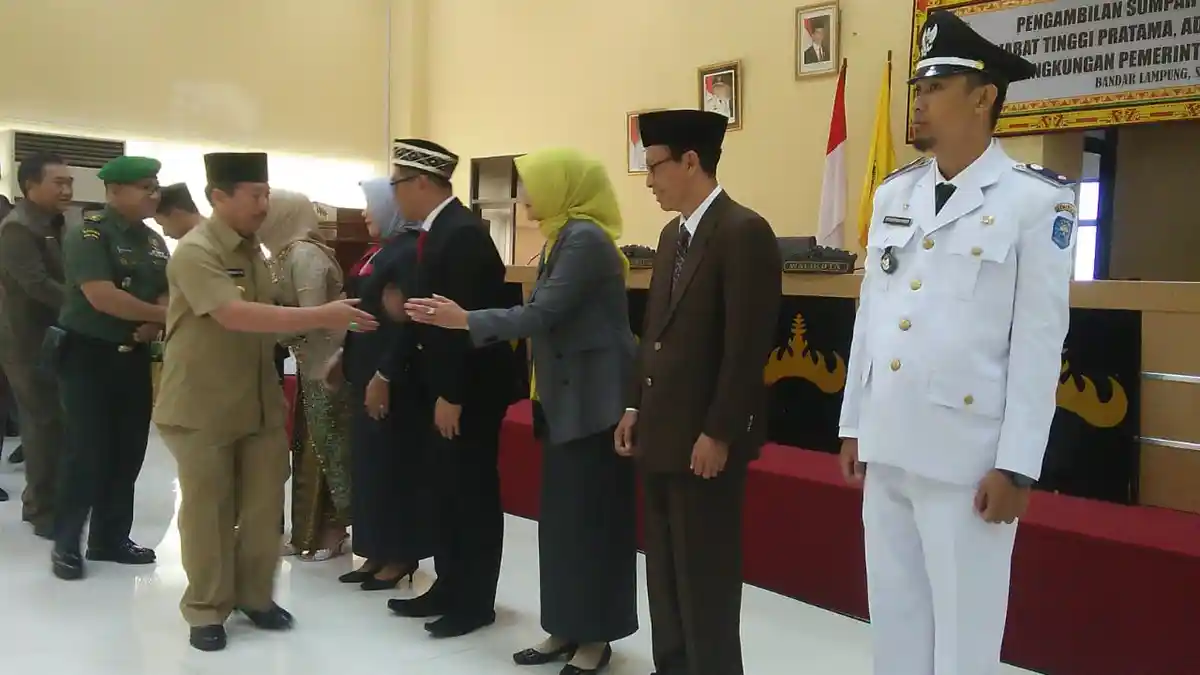Wali Kota Bandar Lampung Herman HN Lantik 6 Pejabat Eselon