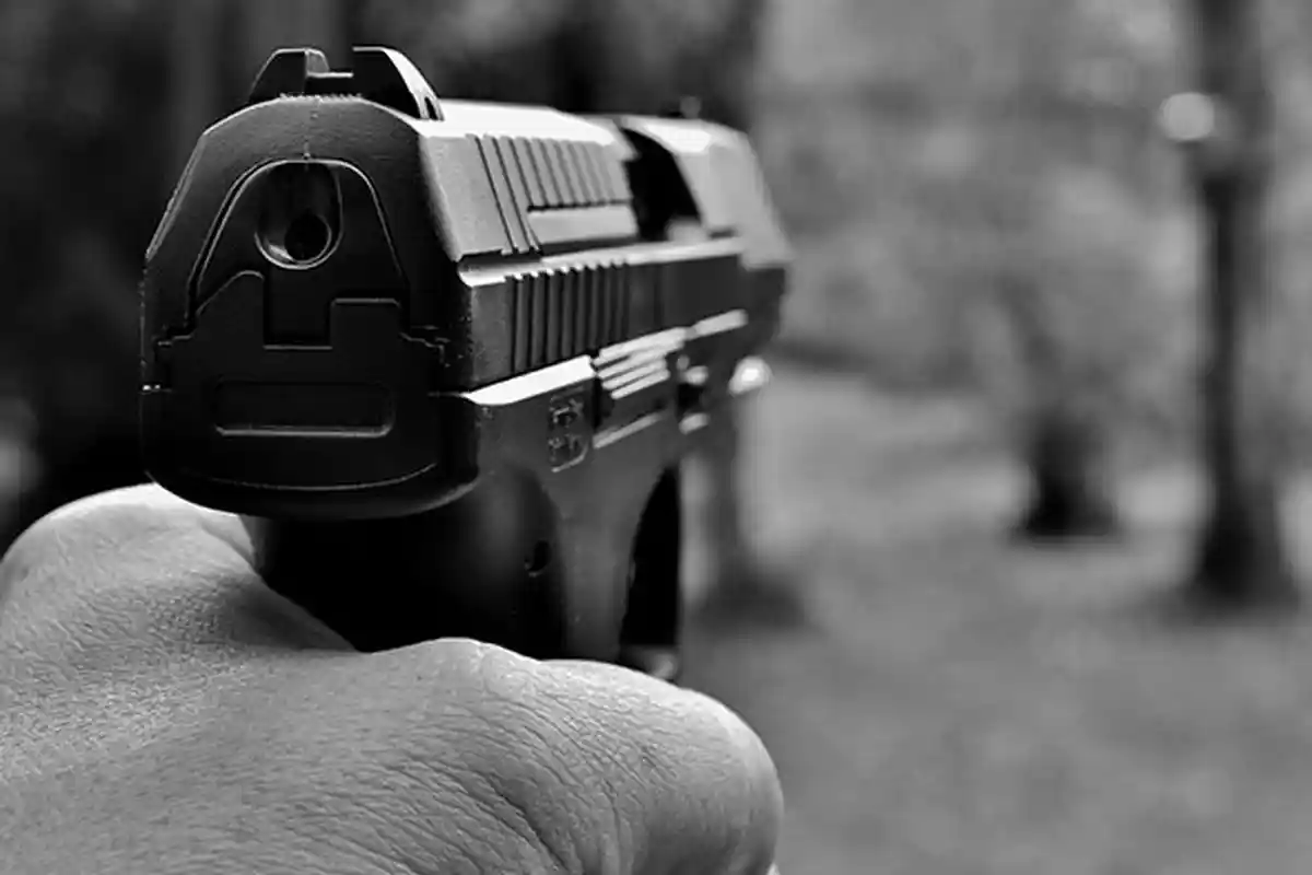 Sopir Taksi Online Ditembak di Bagian Leher, Dibuang di Kebun Sawit, Ditemukan Warga Masih Hidup