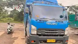 Lolos-dari-Maut-Nanda-Nyaris-Terlindas-Truk-Fuso-Pelat-BE-tapi-Kaki-Patah.jpg