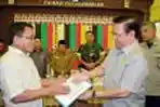 Menko Kesra Bantu Korban Gempa 