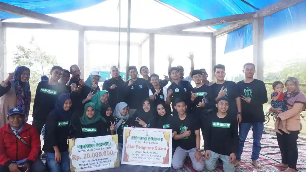 Peringati 1 Muharram, Hipmus Toraja Utara Serahkan Donasi Pembangunan Masjid