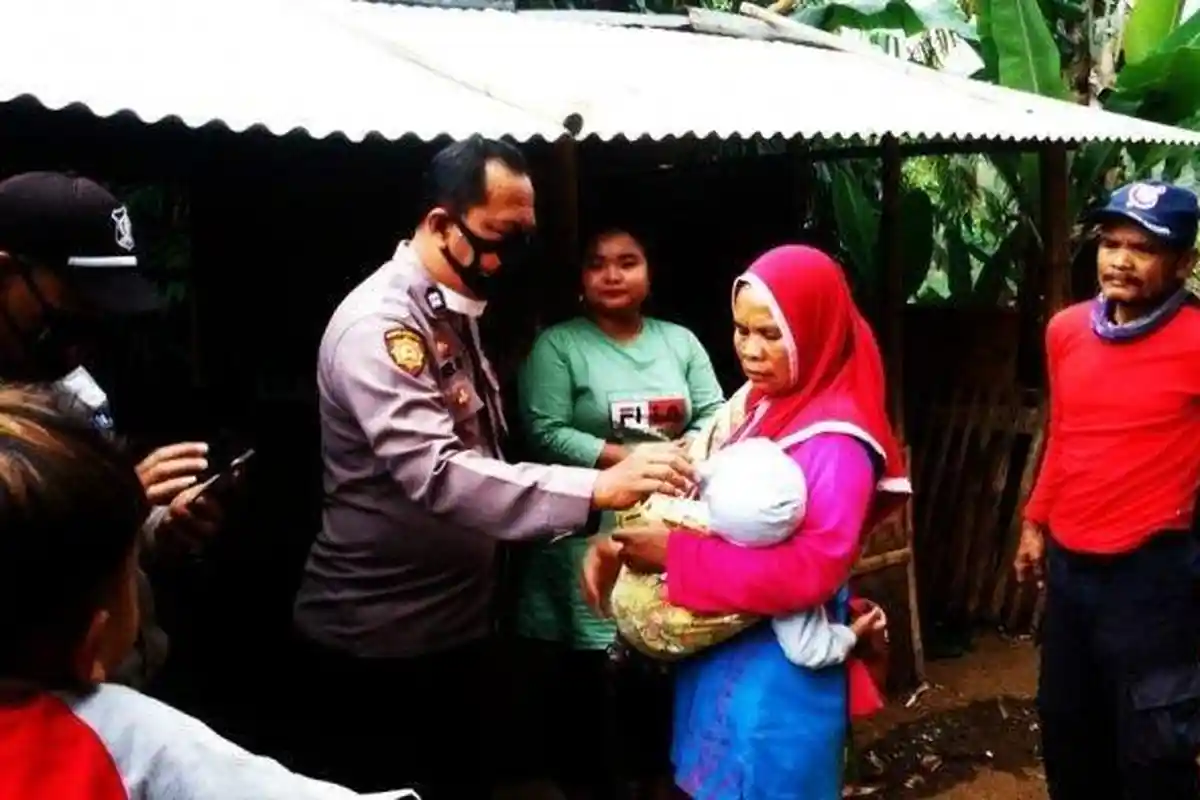 Seorang Pria di Garut Tiba-tiba Telantarkan Bayinya dan Pergi, Sempat Jatuh dan Sakit Jiwanya Kambuh