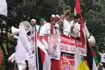 amien-rais-fadli-zon-fahri-hamzah-dan-habib-rizieq-berada-dalam-satu-mobil-komando_20161104_192327.jpg