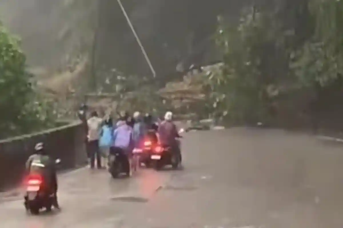 Longsor di Beberapa Titik Sebabkan Macet di Panorama Dua Sitinjau Lauik