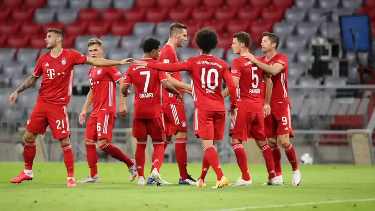 Hasil Bundesliga Bayern Munchen vs Schalke 04, Die Rotten Menang 8-0, Gnabry Hattrick