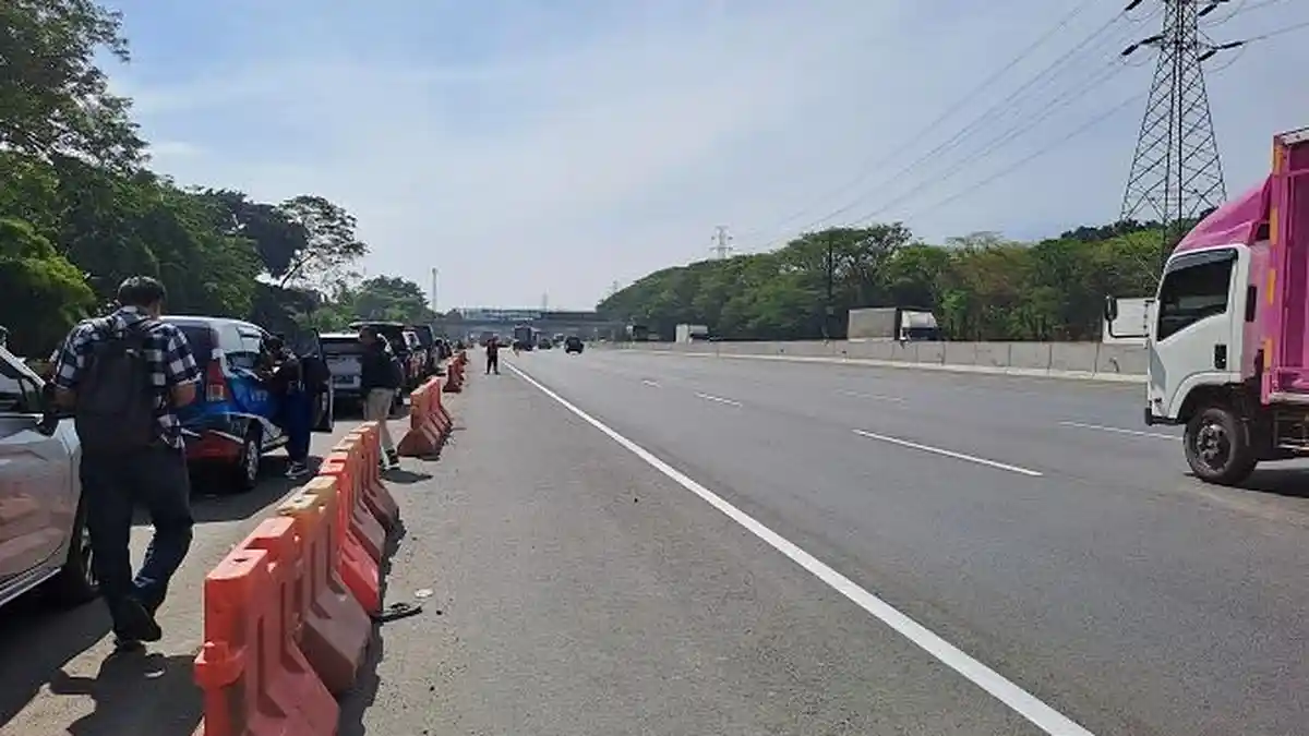 Progres Pelebaran Satu Lajur Tol Jakarta-Cikampek Sudah 93 Persen
