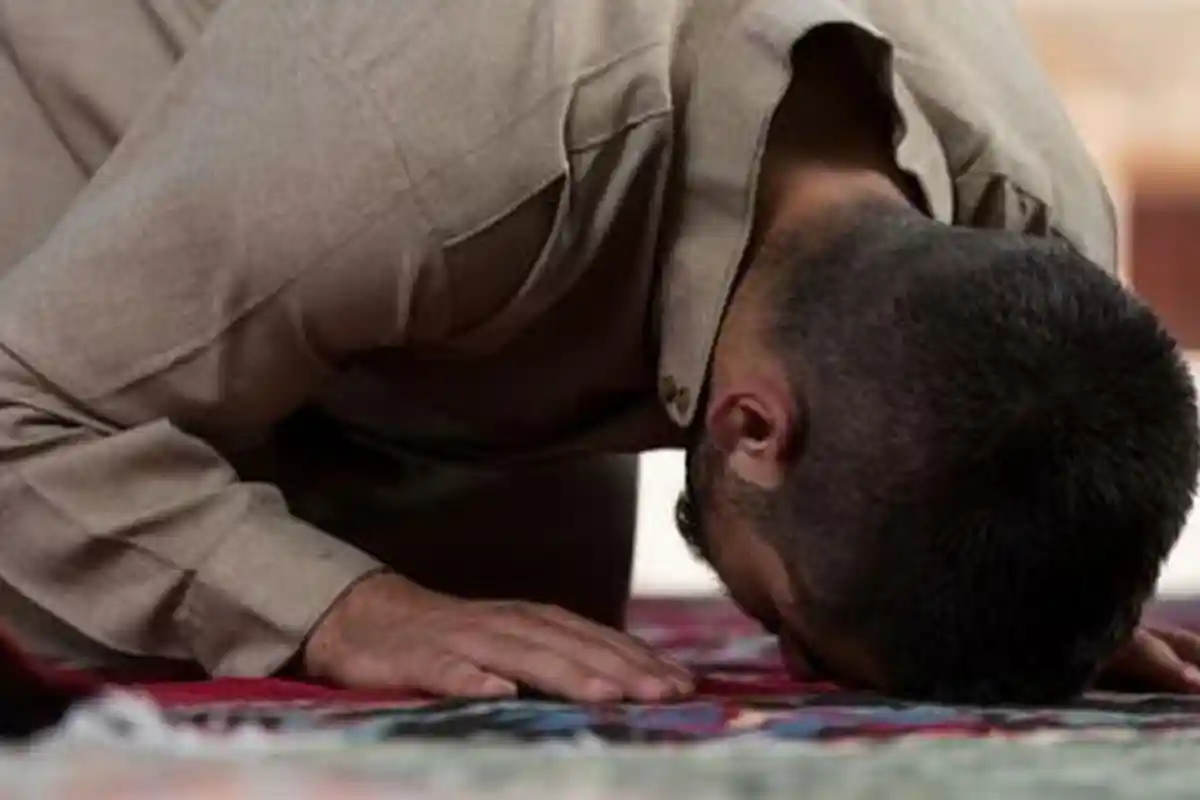 Dzikir dan Doa Setelah Sholat Tahajud dan Witir, dengan Tulisan Latin Mudah untuk Diamalkan