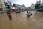 Jalan Jatinegara Barat Terendam Banjir