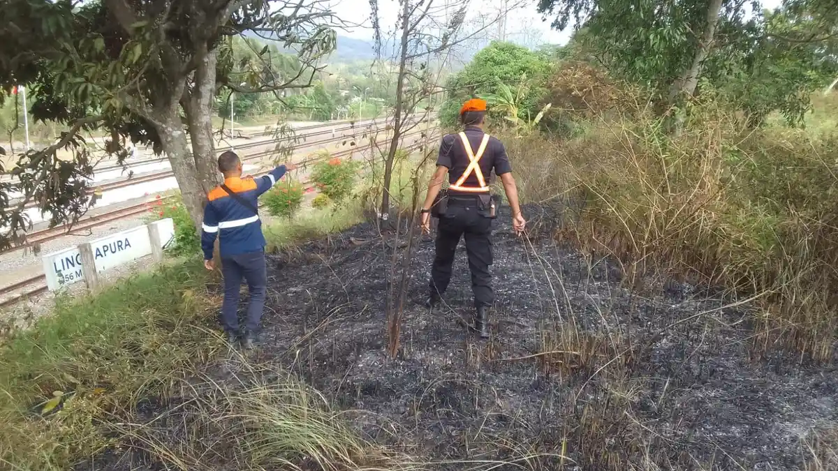 Dilarang Bakar Sampah di Jalur Kereta Api! Begini Penjelasan Daop 5 Purwokerto Banyumas