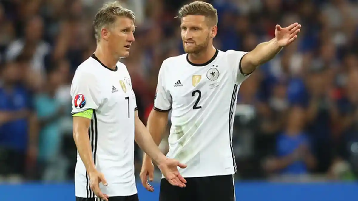 Gara-Gara Ali Bulut, Kepindahan Shkodran Mustafi ke Arsenal Terancam Gagal